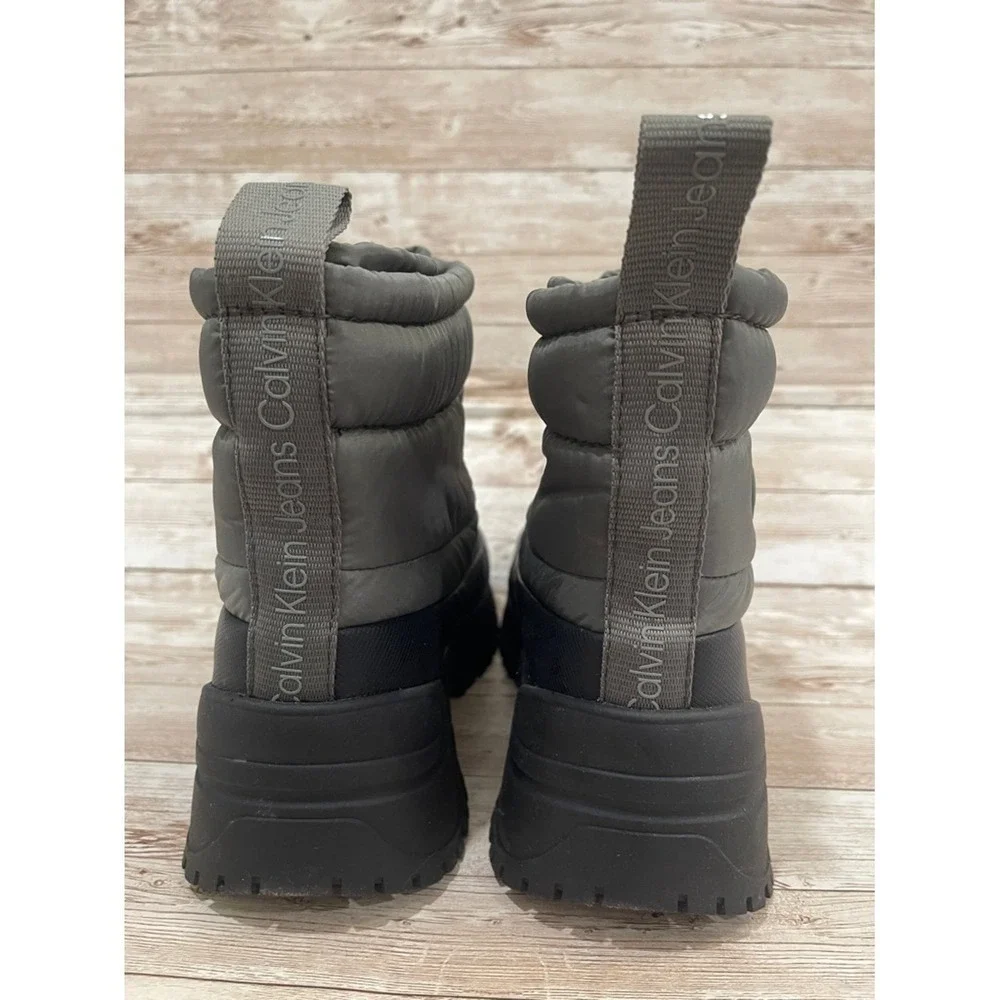 Calvin Klein Nelsa Womens Olive Green Puffer Lug Sole Platform Boots 6.5 NEW‎